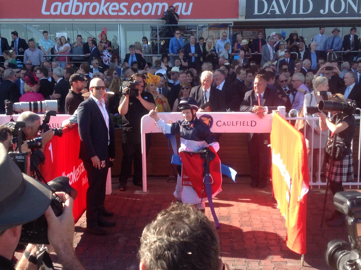 RVCarps's tweet photo. Great result for CRAIG NEWITT winning G1 Blue Diamond on Extreme Choice @lukewilkinson13 @MickPriceRacing #StarsAll https://t.co/EVn8I9zeZB