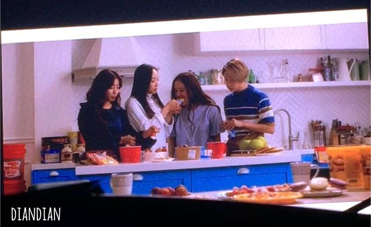Vickryslove's tweet photo. 🍧🍦🍫 #Victoria #Krystal #Vickrys #Krystoria https://t.co/3vHLRc9wDY
