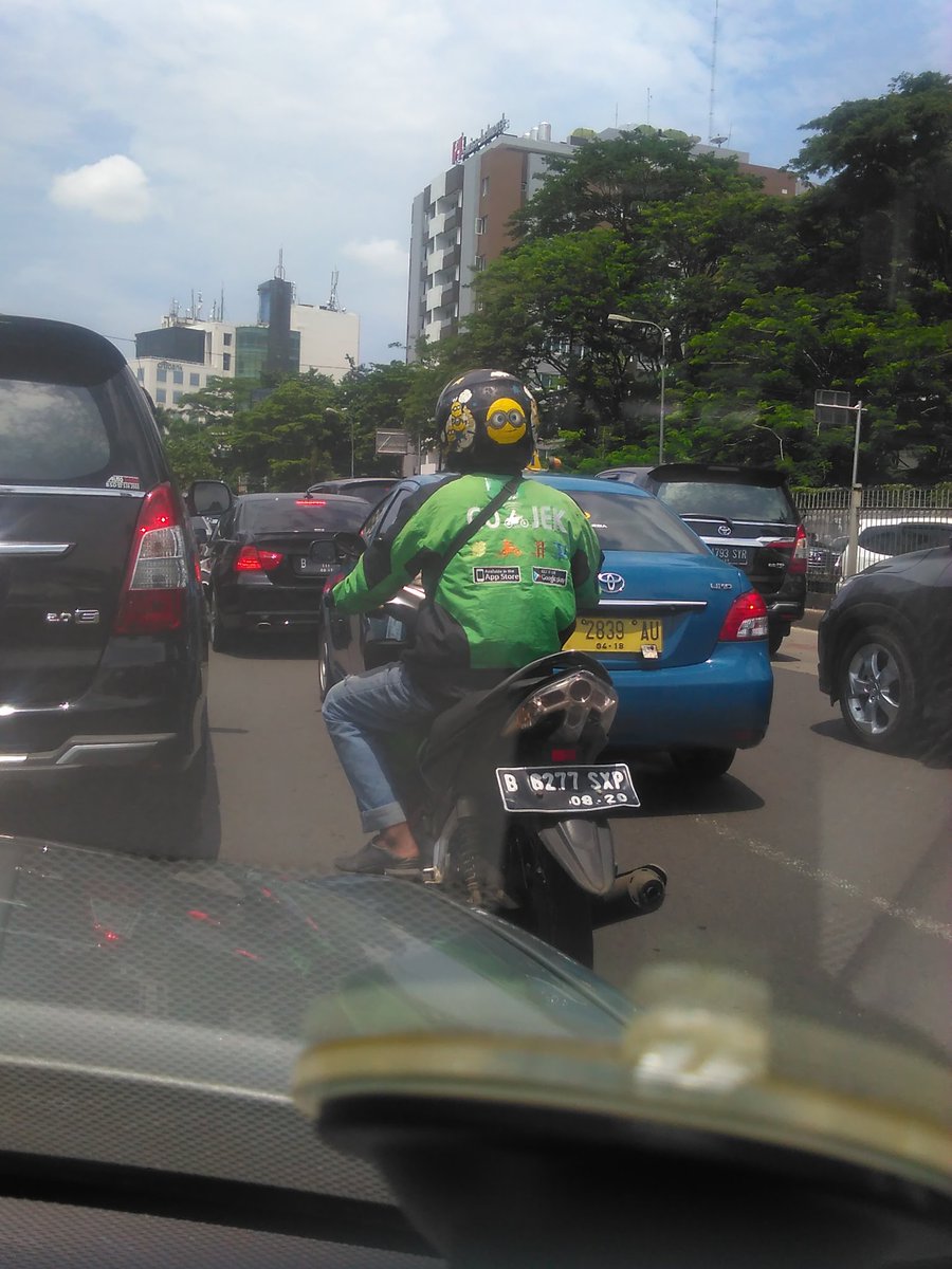 Tol bintaro.tol jor klr pd indah rame lcr.tl lb bulus arah bunderan pi.macet.cuaca cerah.