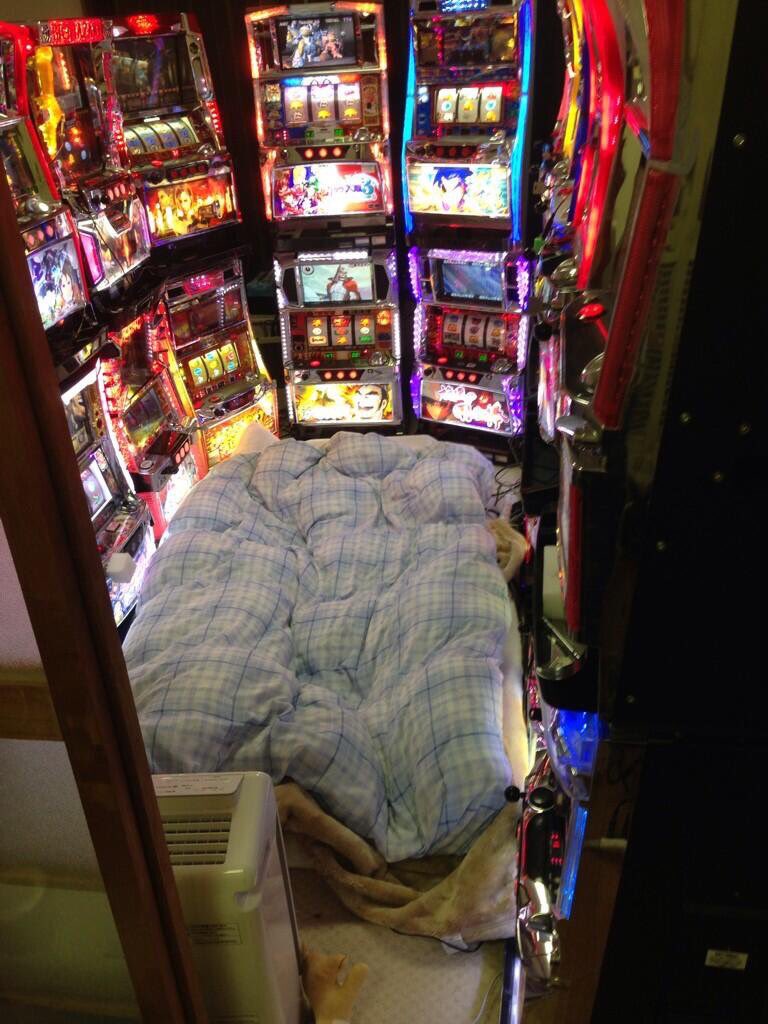 この頃はまだ20台しかなかったんやなって… 今は1部屋にまとめるの無理 