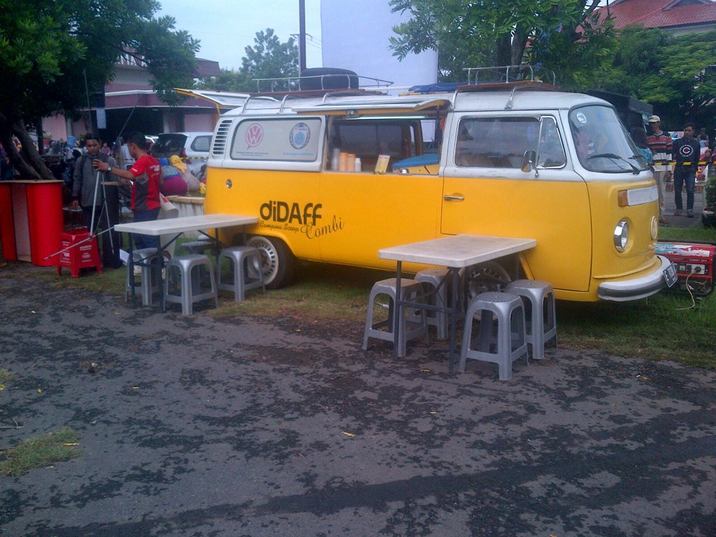 didaff_combi's tweet photo. Info : hari ini kita hadir wisuda universitas wiralodra @kotaindramayu | selamat &amp; sukses kpd wisudawan/ti https://t.co/uoHBmOhqvX