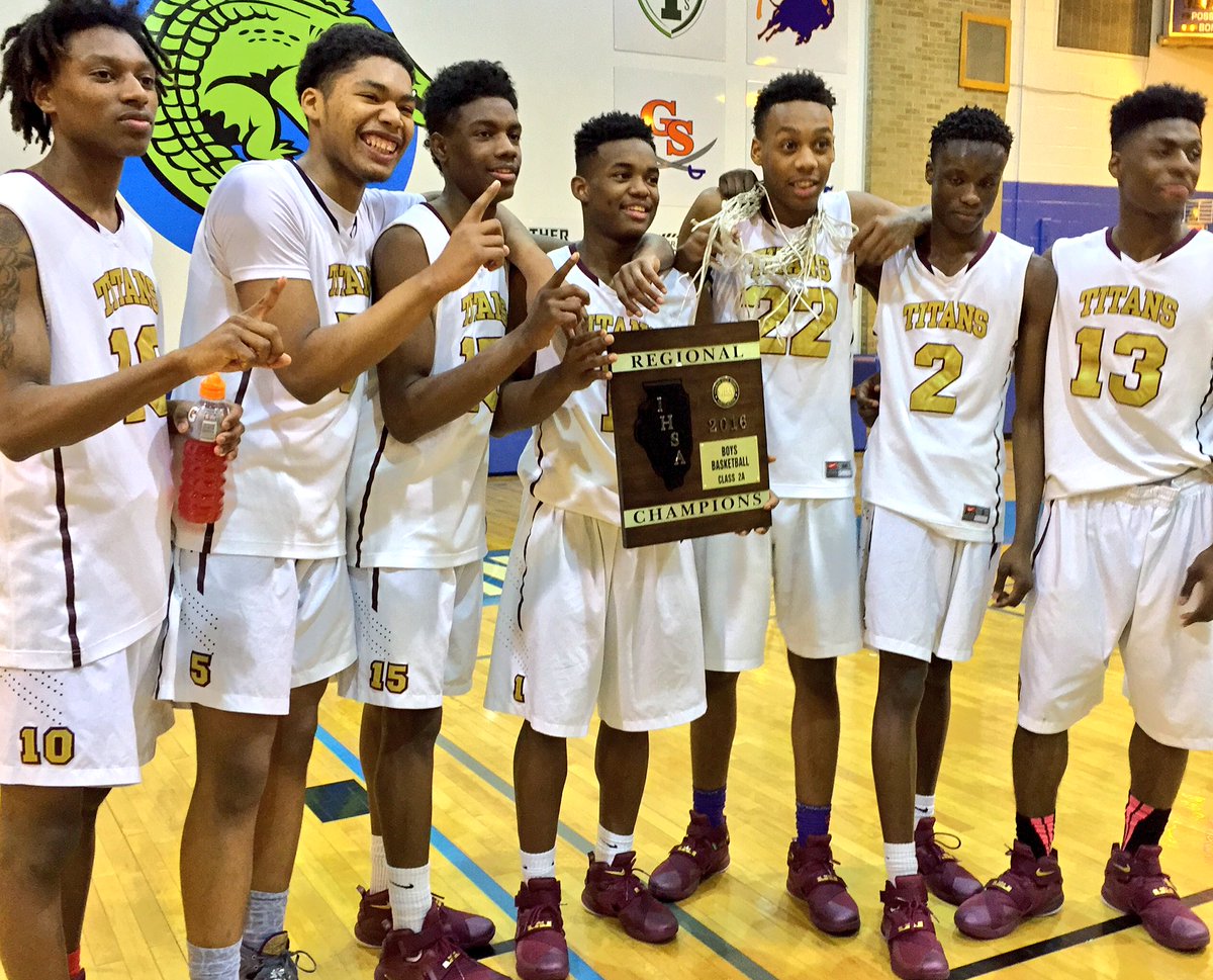 BallisLifeCHI's tweet photo. 9th grade Davarion Jacobs 21p, 11th grade Demarius Jacobs 19p as Chicago Uplift wins 2A regional final 77-44 https://t.co/Blqxxth5vF