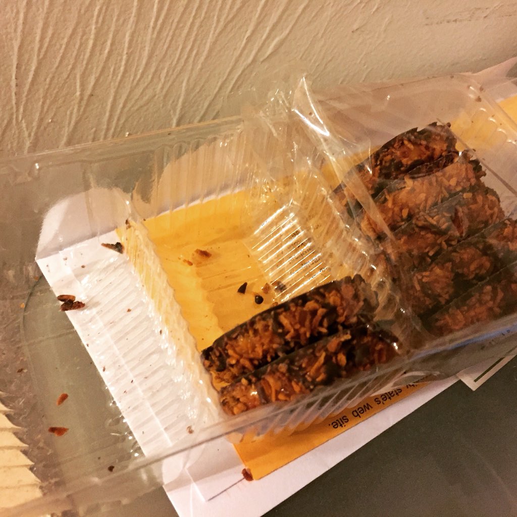 dealgals's tweet photo. Why stop now? #toogoodtobetrue #goalsetting #GirlScoutCookies #okayiateanother https://t.co/tlEi3uZlJj