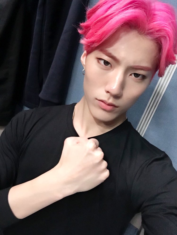 illuminho's tweet photo. up close and personal #1monthwithIMFACT #IMFACTstanSelcaDay https://t.co/xRPzAMtADb