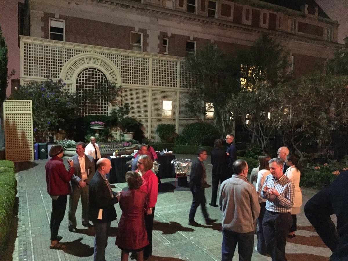 SPARKplaces's tweet photo. Dinner is deliciously served! #SparkPlaces2016 https://t.co/ISKTYww8Em