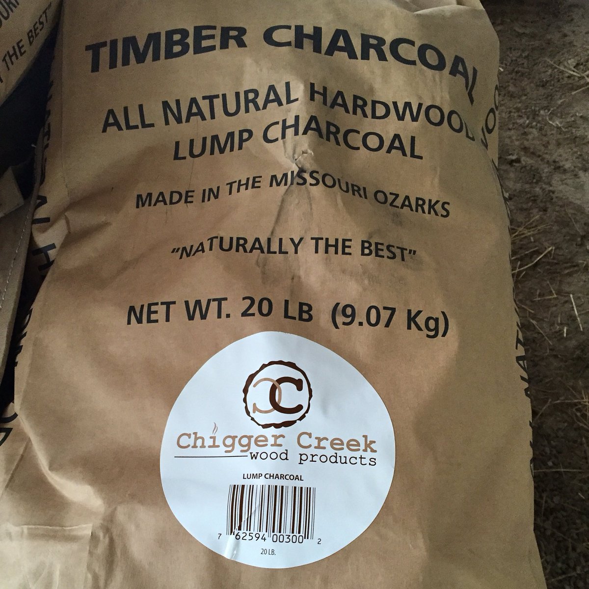 ChiggerCreek's tweet photo. The good stuff! 100% all natural, premium lump charcoal. Easy to light and long lasting. #BBQ #getsmoked https://t.co/ZnuGc1kbAa