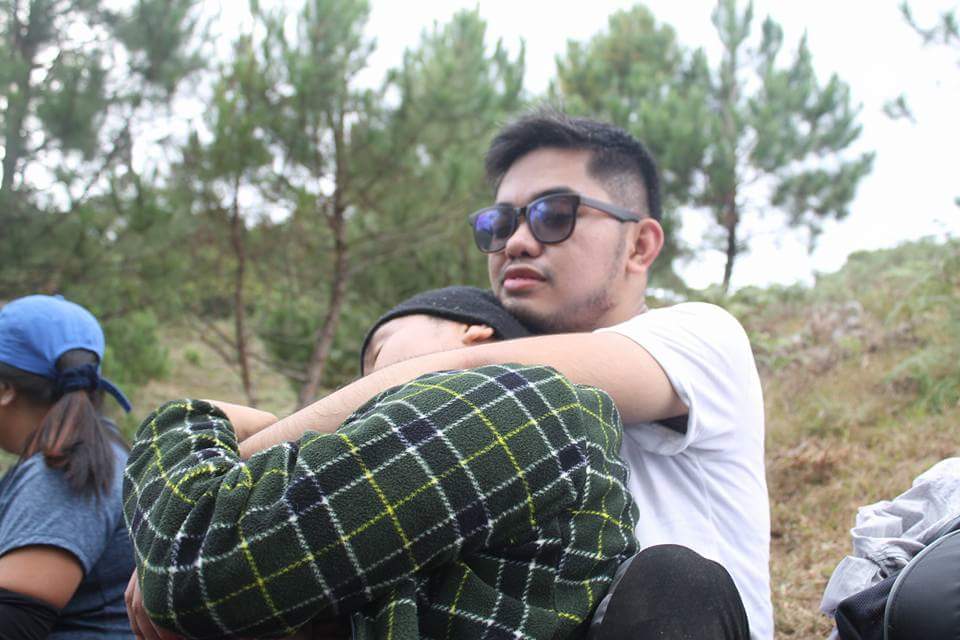 CheesecakesAway's tweet image. Me: "Okay lang yan beh, makakarating din tayo sa tuktok." 

#hikingproblems