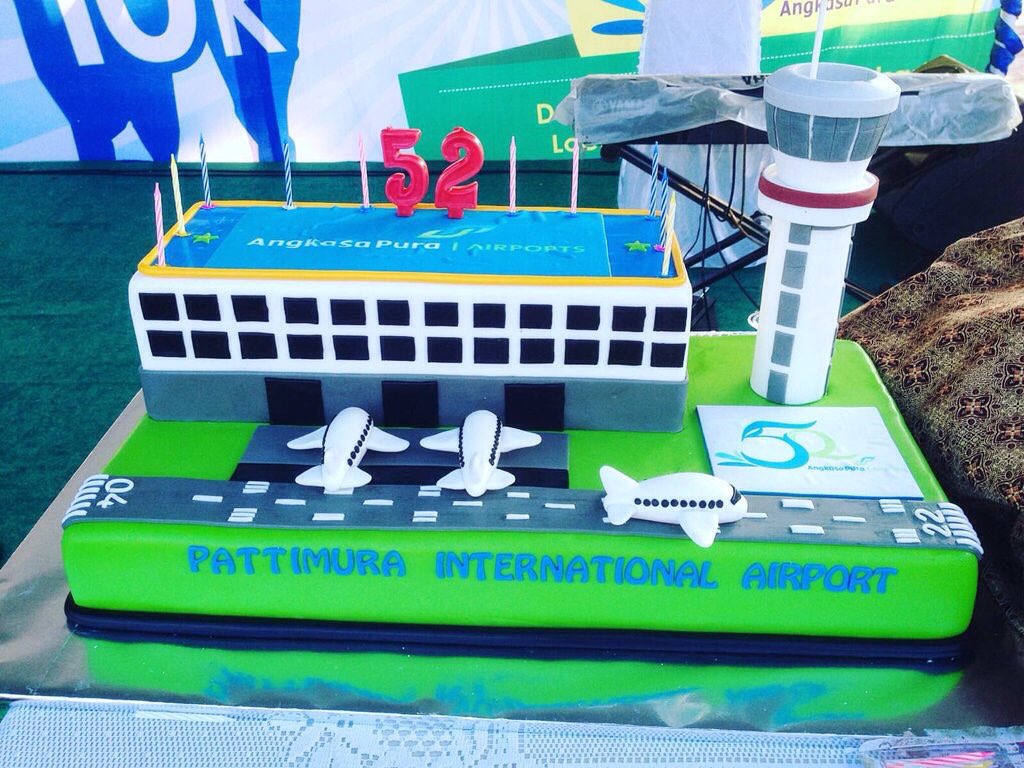 amq_ap1's tweet photo. Birthday cake from @amq_ap1! Let's spread the joy and happiness! @AP_Airports https://t.co/6IWS3wXJ2U