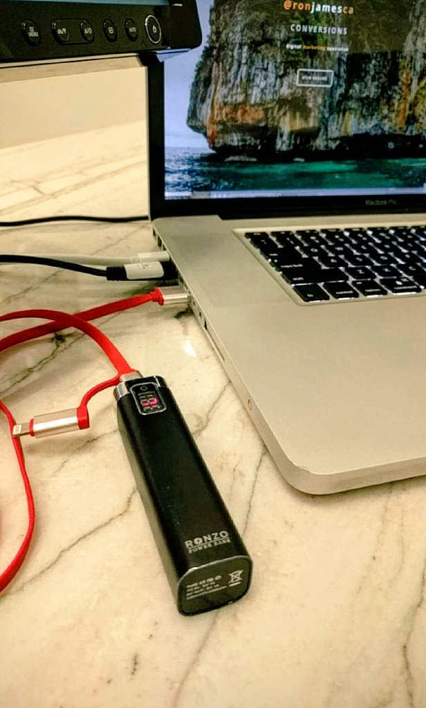 RONZOpower's tweet photo. Recharge #RONZO using laptop USB port.
_
#portbalebatterycharger #ronzopower #best20spent #batterycharger #GoPro https://t.co/rgrpwtPdWF