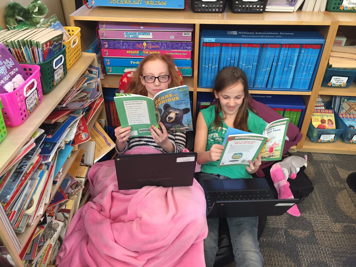 Morgret_STEAM's tweet photo. 4th Grade earned more than 50 ARty points today during #readquest16! @teamAR360 https://t.co/ltKOakOXiA