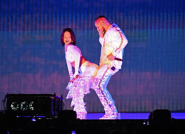 PurestCharisma's tweet photo. Me and @NaomazingDiva be like.... 

😉💥 https://t.co/BUM2MHWfQ6