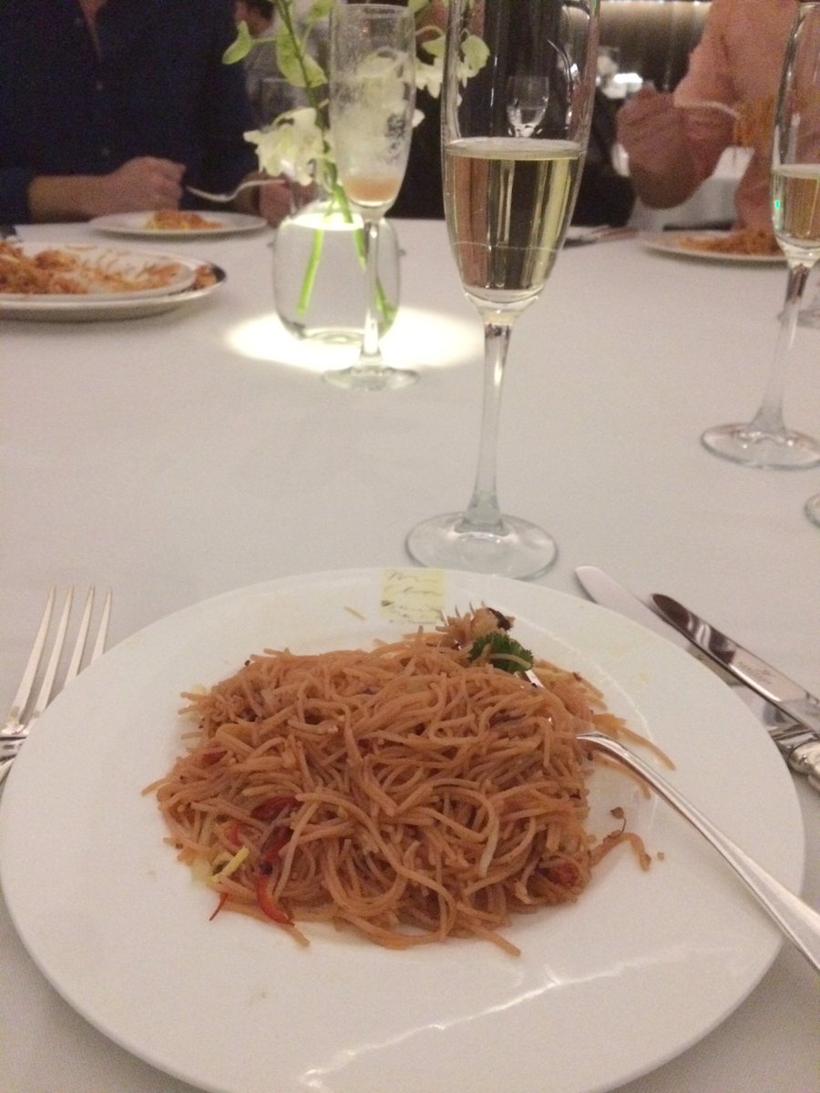 dommdeangelis's tweet photo. Mr. Chow hookin it up. Bless. https://t.co/DIblBa9kYo