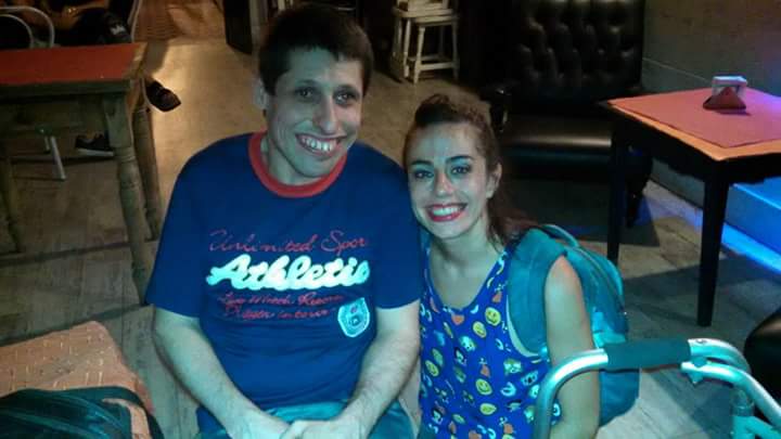 Foto post función de <a href="/fiona_nista/">Fiona Nista</a>  con la grosa de <a href="/ValeriaStilman/">Valeria Stilman</a>  Excelente, hiper recomiendo. Vayan amigos.