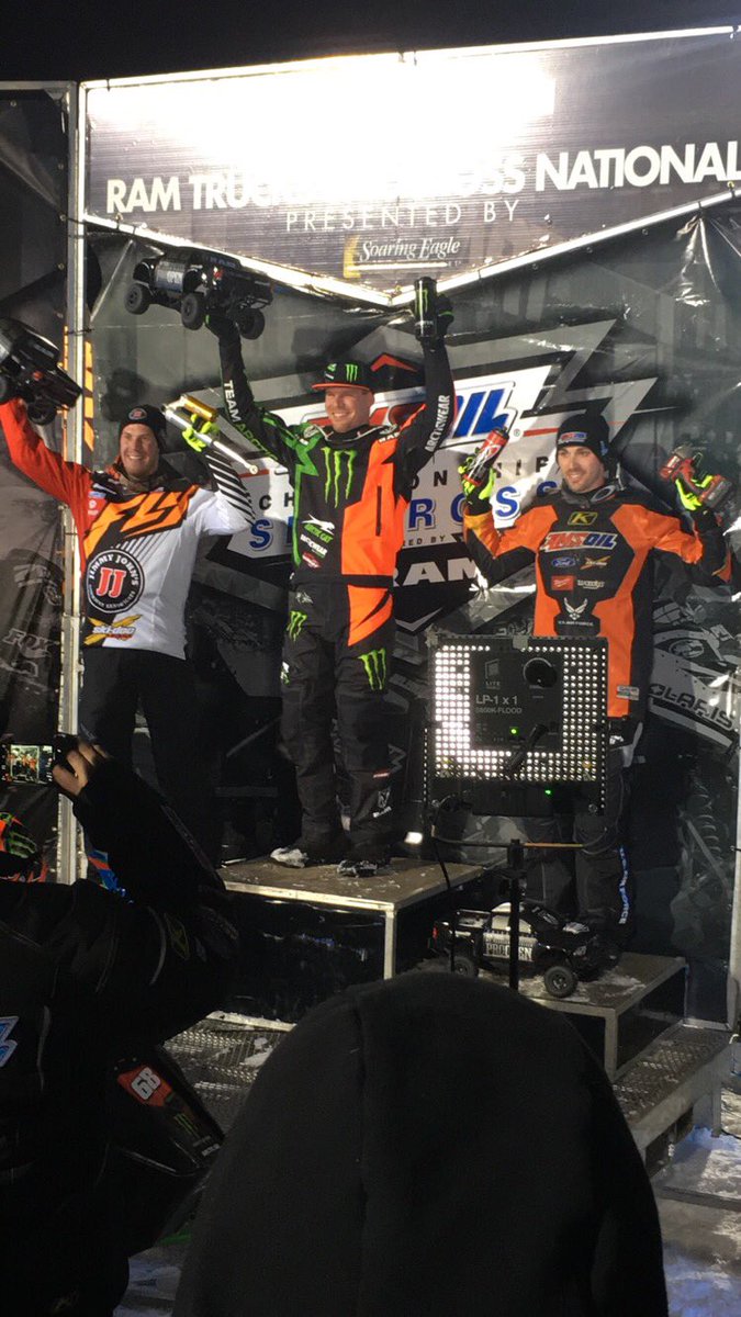 WilliamTithof91's tweet image. Great time tonight at SnoCross!!! @Isocracing @snocross @MRenheim @hibbert68