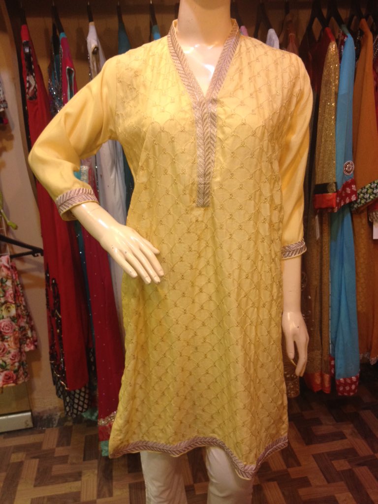 tehwaronline's tweet photo. Yellow is so your color #tehwar #yellow #springcolors https://t.co/dZzDTrOEYo