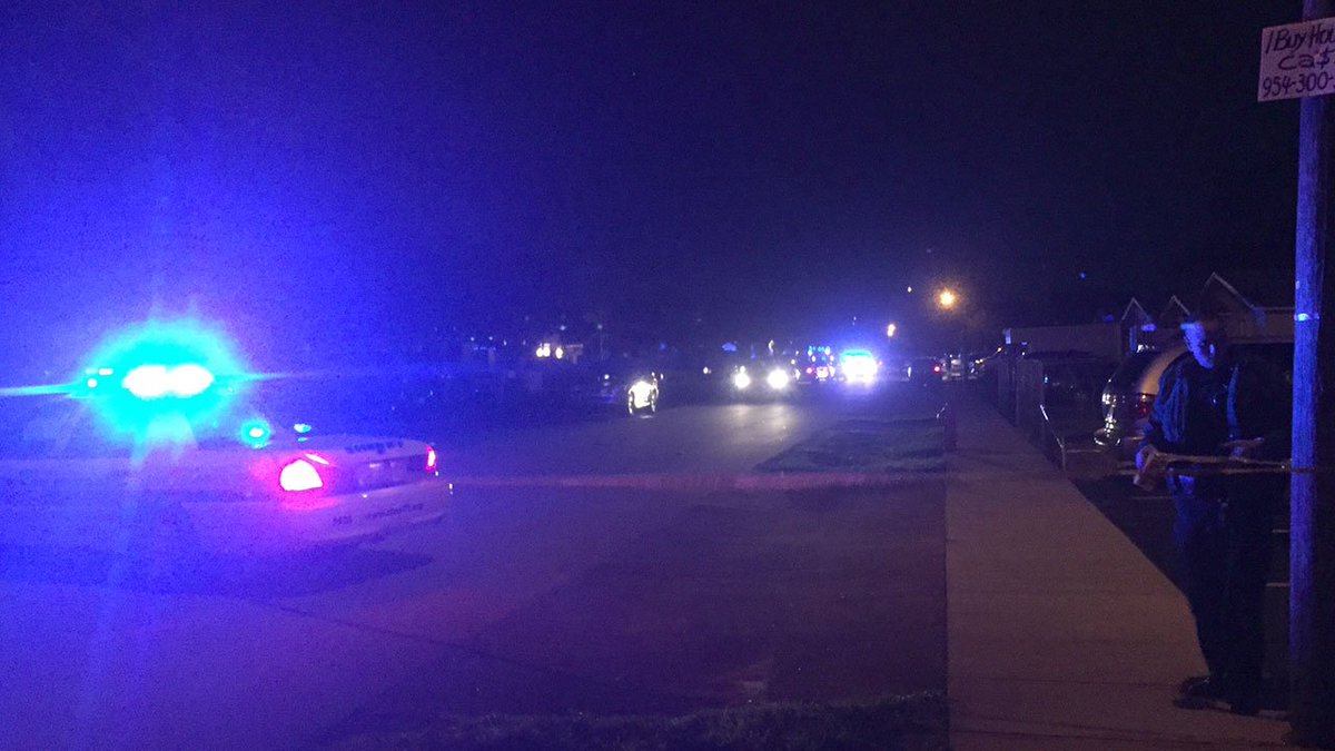 #CrimeScene Police were looking for black Nissan Maxima in kidnapping of 2-month-old baby bit.ly/2111sPq?utm_me… https://t.co/t1OH2fnzjV