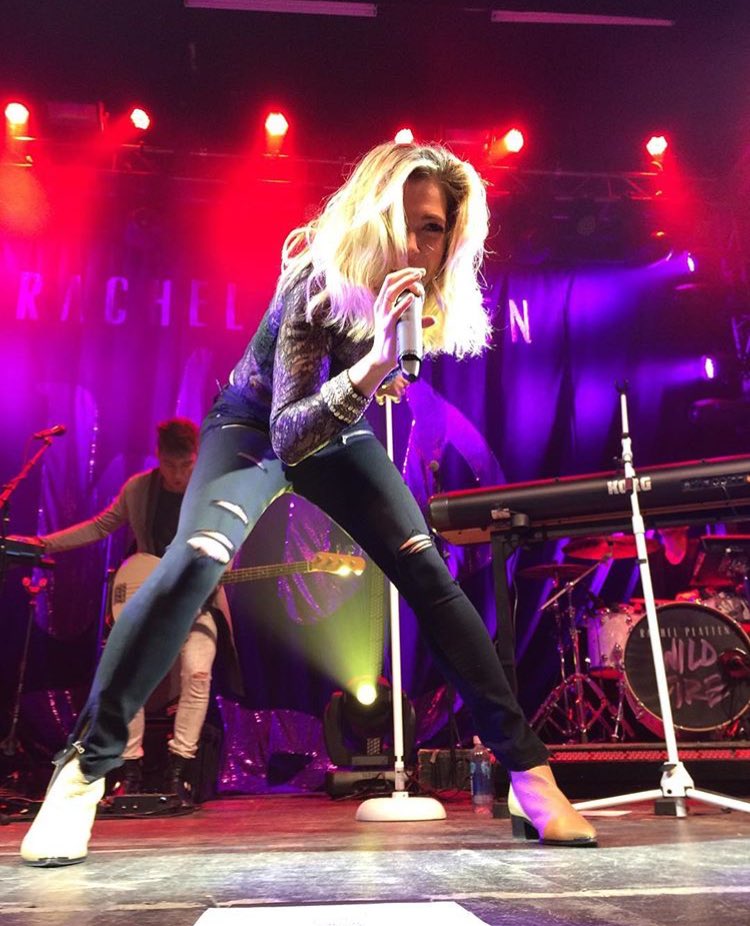 PlattenOnTour's tweet photo. What a great picture of @RachelPlatten from #WildfireDallas tonight!!! (via instagram) https://t.co/x1uoeKJ3iD