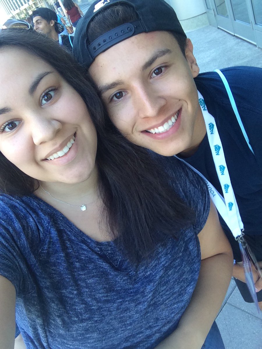 1994whitesides's tweet photo. take me back to vidcon😩❤️ i miss you guys so much 
@alidabean95 https://t.co/wwIJj1QC6v