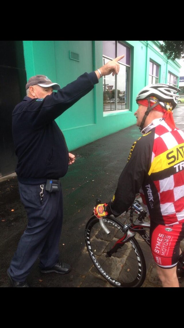 bendigotot's tweet image. Excuse me officer have you seen a man with a bus key? Oh he just boarded the plane to VIC !! #DoC #ToT #NeverDull