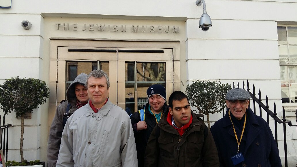 UnitingFriends1's tweet photo. Here's our members enjoying the Jewish Museum and learning more about the Jewish faith #Judaism #Museum #Trips https://t.co/LfwbfsnJX3