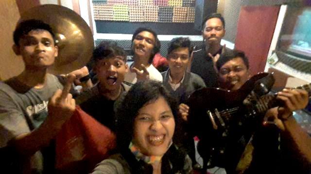 MOSTTEDofficial's tweet photo. absen dulu .. hhaha setelah latihan :D https://t.co/4jYeZc6ATW