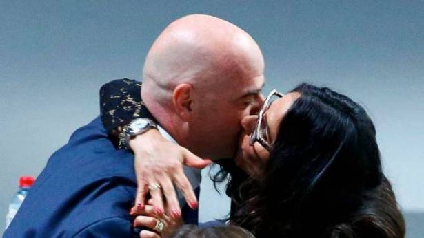 MyrnaDoumit's tweet photo. La Libanaise Lina al-Achkar devient la "Première dame" de la @FIFAcom @Annahar https://t.co/VvvjMlgrmP #Liban https://t.co/IobjzGNvLX