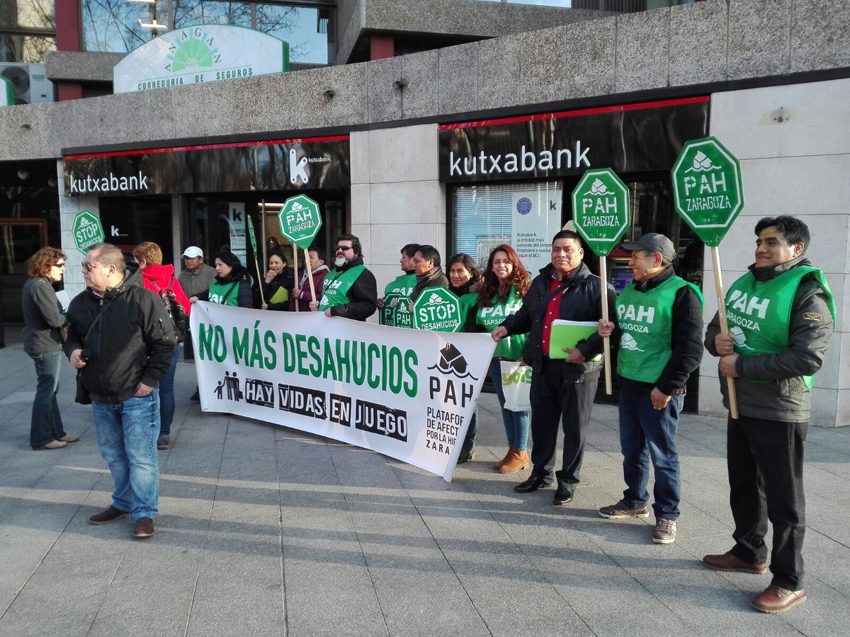 pahzaragoza's tweet photo. @Kutxabank si nos ignoras, los jueves te haremos recordar. Queremos negociación real y justa @PahKutxa @pahasturias https://t.co/FtSjs4Vl7s