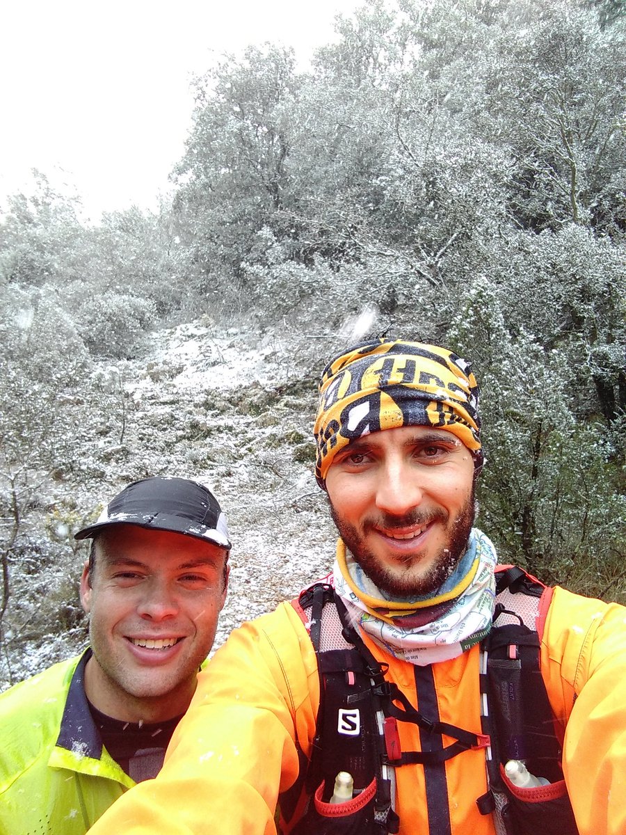 LucasSegarra19's tweet photo. Bon entrene per a la #Mim2016. 3 horetes bones en estes condicions. #trailrunning #neu #laserradengalceran https://t.co/kSIJyaCEhH