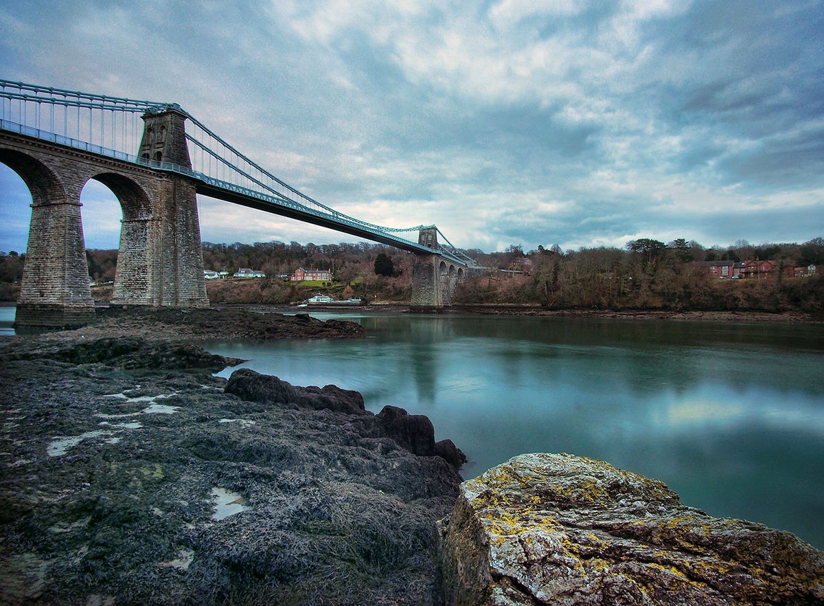 infourthirds's tweet photo. 15 sec exposure #Menai bridge #Anglesey dusk last night taken with @OlympusUK OMD EM5MKII and #Kowa 8.5mm #MFT lens https://t.co/9ntZFxD4x2