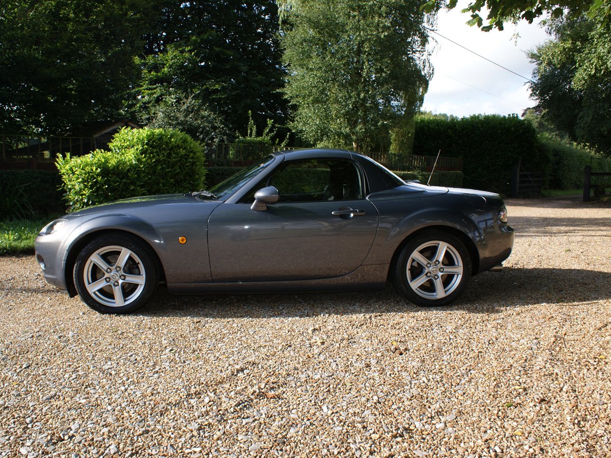 Very low mileage 2007 MX-5 Roadster

ebay.co.uk/itm/-/11191844…?
#CarForSale