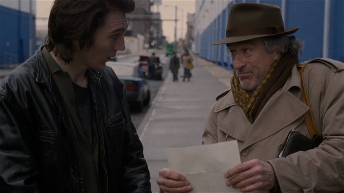 Bazen beni kimse sevmeyecekmiş gibi hissediyorum.

- Being Flynn