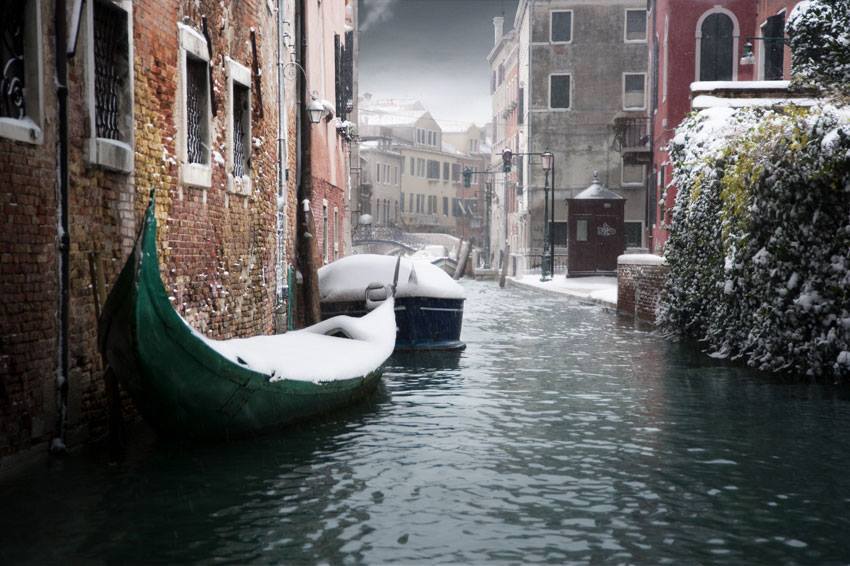 melagrana24's tweet photo. l'inverno geloso della primavera, 
come un amante nn la lascia, 
ma l'accompagna
#Ignazioilcalzolaio e la sua neve https://t.co/H1vxiCRfcn