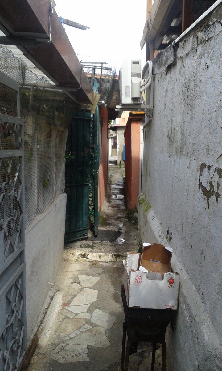 CervoGiulio's tweet photo. #Baracche
Siamo in Italia a Messina in Via 3/B (Rne Giostra)
@matteorenzi
@rosariocrocetta 
@RenatoAccorinti https://t.co/aSrqjWbrDy
