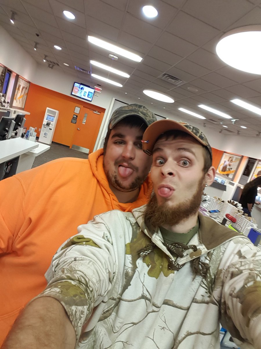 CountryShz4Real's tweet photo. Me &amp; redneck Toby
CountryShit4Real™ https://t.co/lPVLqBPfhG