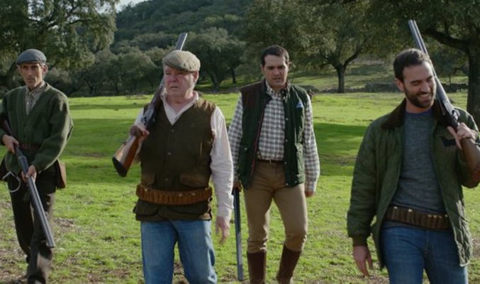 FormulaTV's tweet photo. #audiencias #AllíAbajo (18,8%) sigue líder frente a un buen #SálvameDeluxe (20,1%): https://t.co/7xeB8q5Jpa https://t.co/6cw9sSoQEo