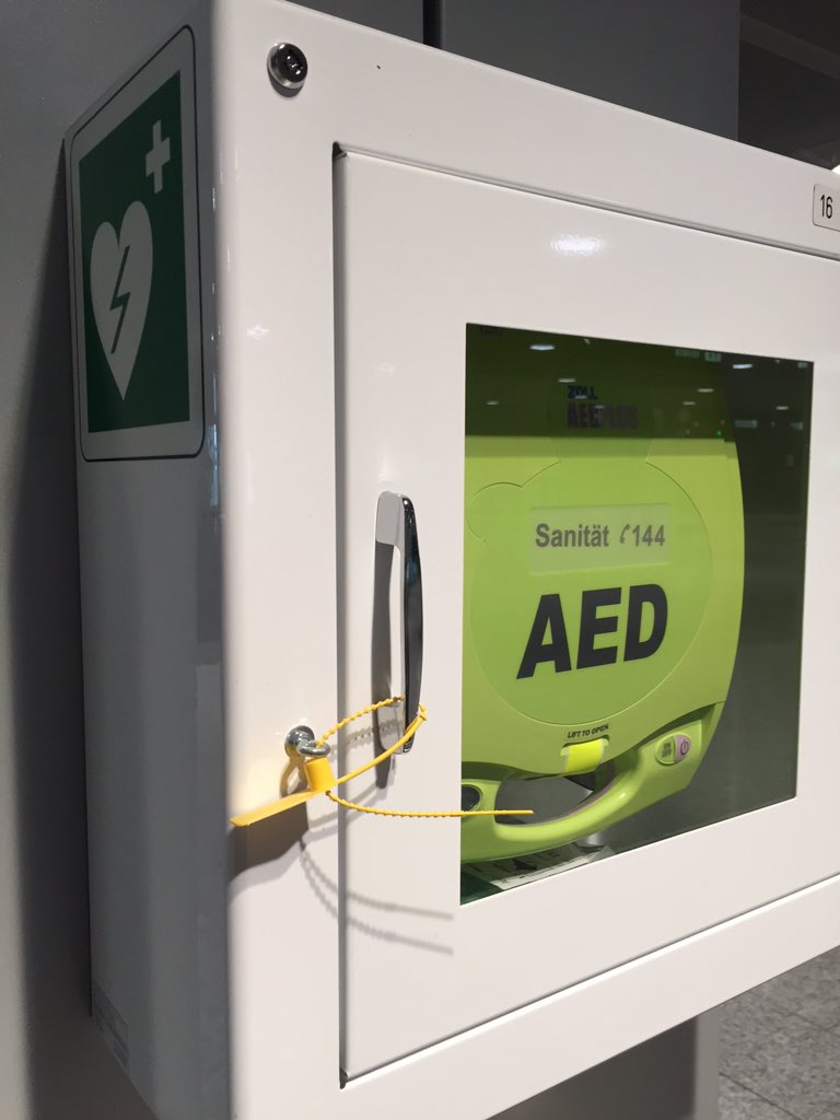 RobH_Akumen's tweet photo. Just couldn't resist a check #defibgeek #Zurich https://t.co/7QA9scQLSx
