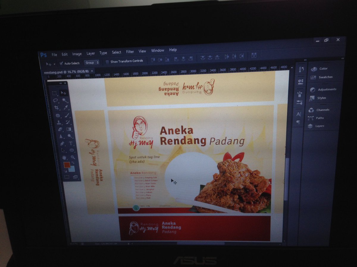 Pak <a href="/Subiakto/">Subiakto</a> dan Jujum sedang mempresentasikan desain packaging Rendang Hj. Mey yang ada di Padang melalui webcam