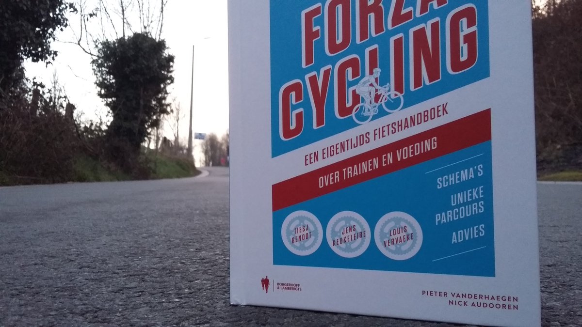 BLPublishers's tweet photo. Ow yeah! Vandaag is er zon, koers en #ForzaCycling, ons nieuw boek over fietstraining! https://t.co/zTyqK0Zn14