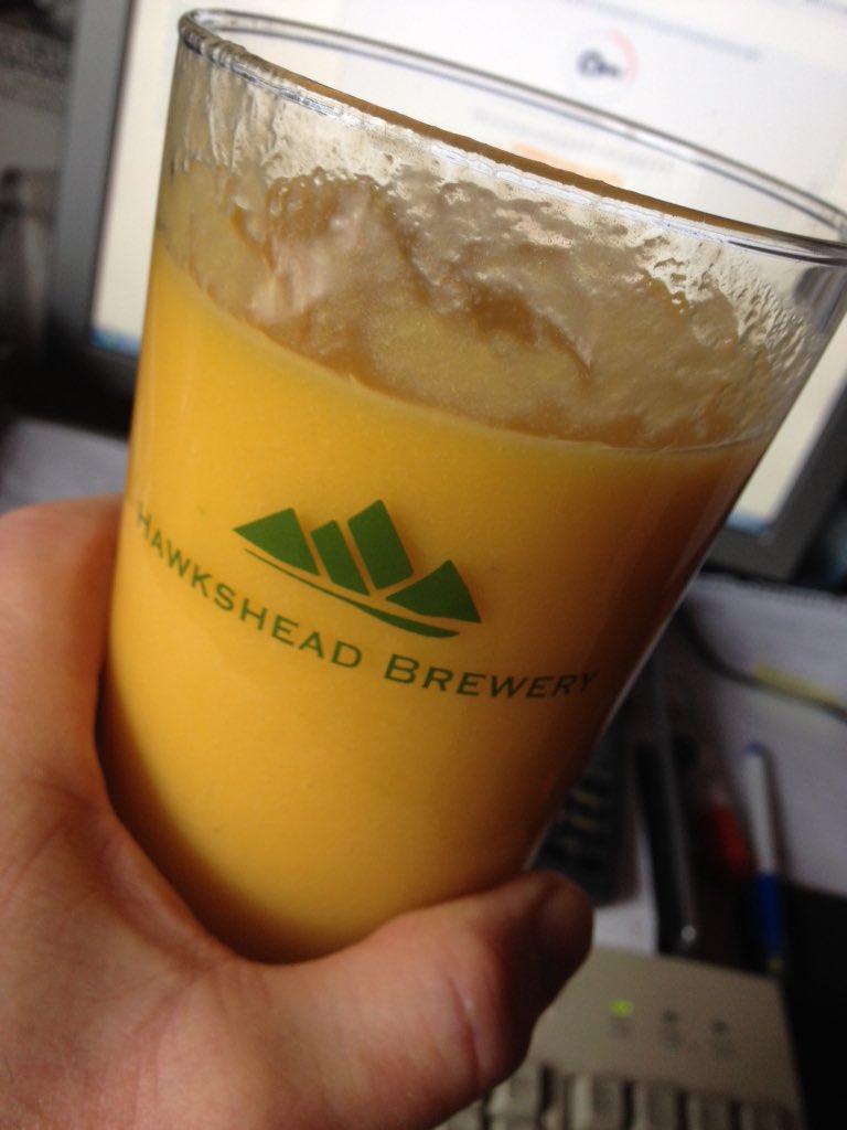 WishboneBrewery's tweet image. Adulterating my @HawksheadBrewer glass with a Mango, Banana &amp;amp; Orange smoothie :-) #FirstBreakfast