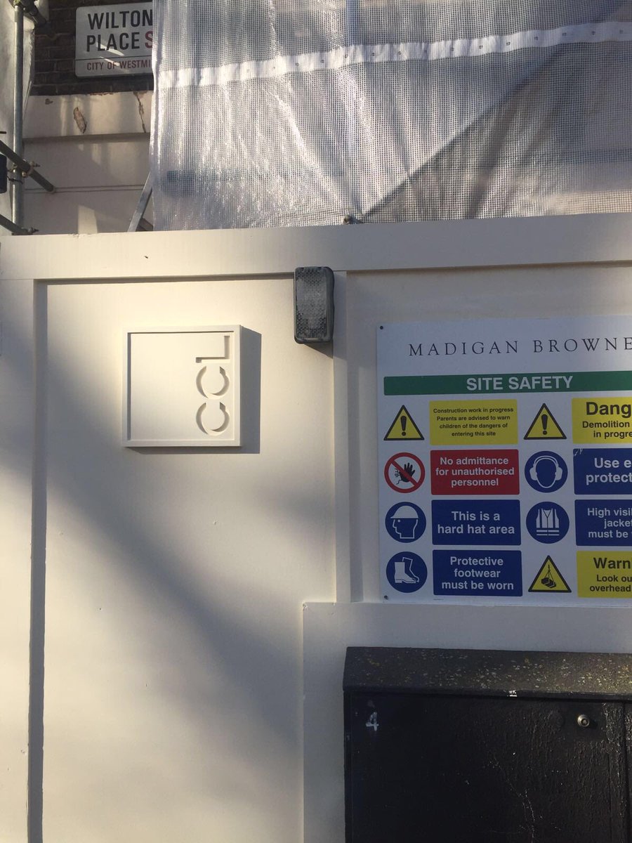 ConceptContract's tweet photo. The new hoarding signage looking very good at our Wilton Place site. https://t.co/fBZNHXFqy8