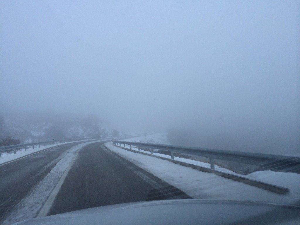 marianvelasco's tweet photo. Hoy subir a #ValdepeñasDeJaén puede ser una aventura pero gracias a @JaenJunta se circula sin cadenas. #nieve #Jaén https://t.co/G4QGQWKmkS