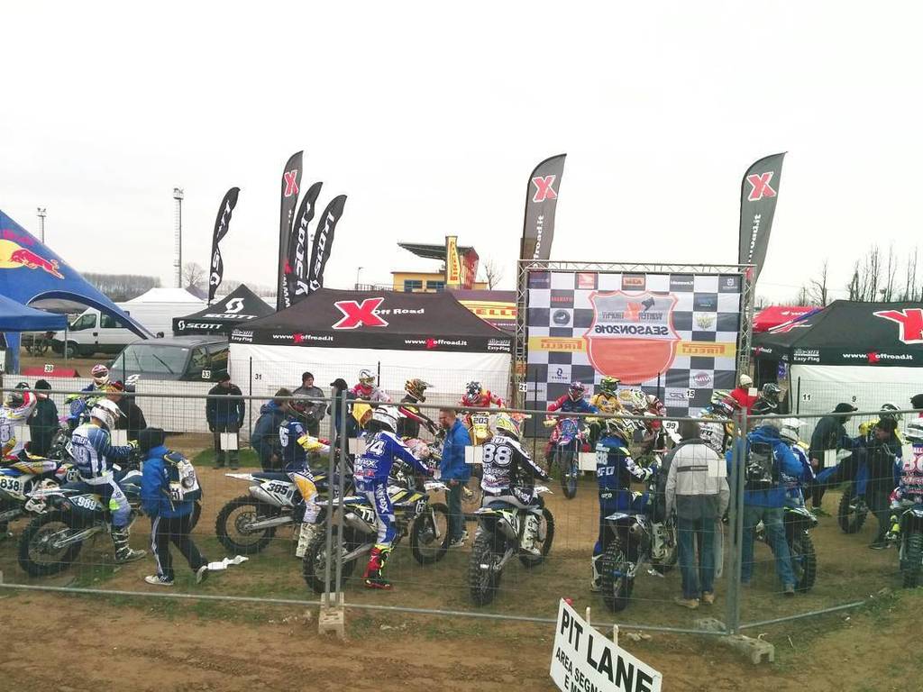 ubi747's tweet photo. Let's go... WINTERXTROPHY
#Motocross #Mx #WinterXtrophy #Xoffroad #siamocarichi #nofilter… https://t.co/6TIV7g7XlV https://t.co/g03gv305Zb