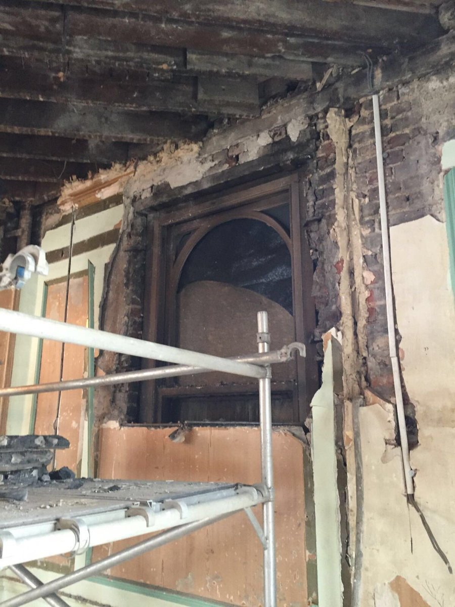 ConceptContract's tweet photo. A hidden window at our Wilton place project. https://t.co/bRKqlHttF3