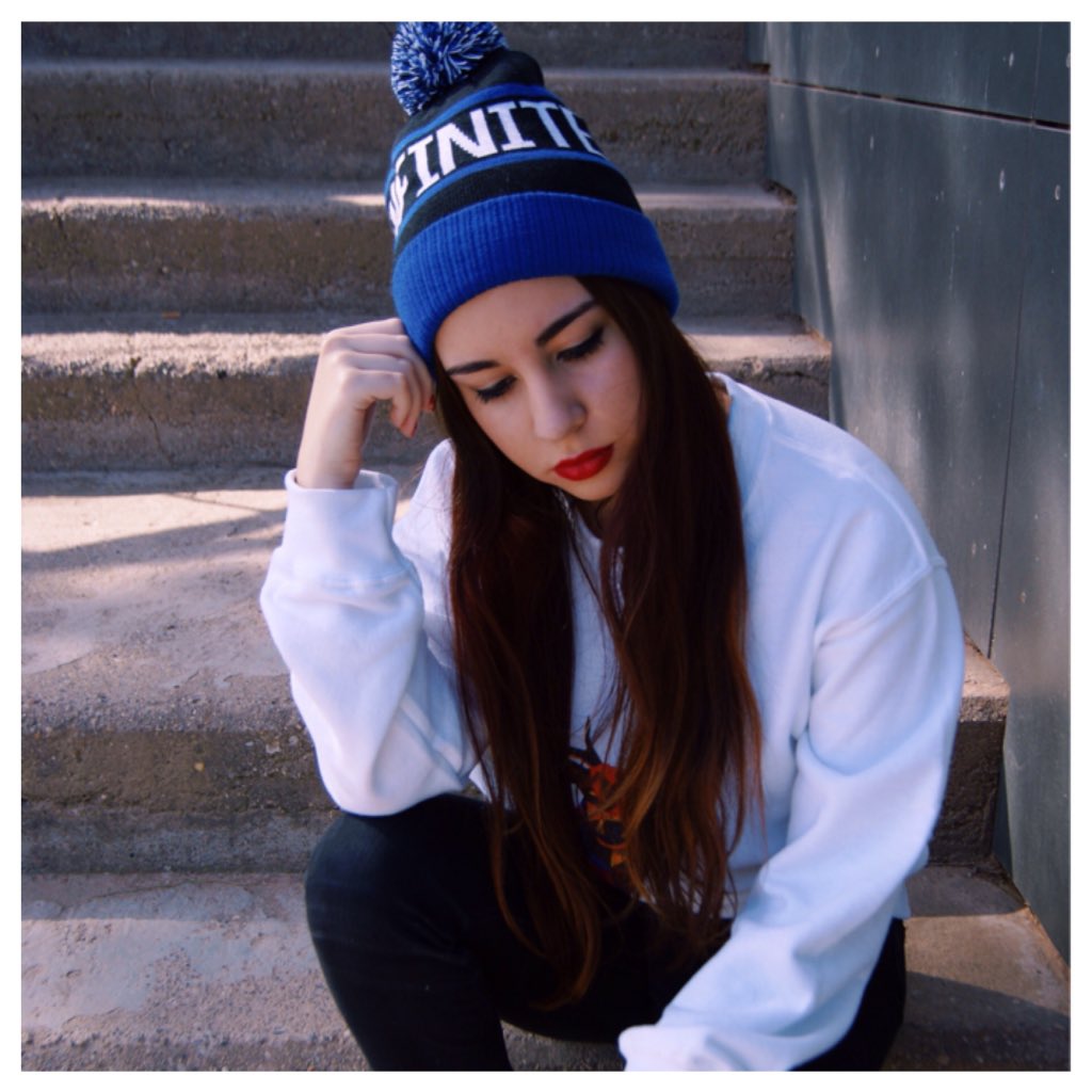 #PomBeanie como <a href="/AndreeaSancheez/">Paula Sanchez</a> para este invierno y con 60% de descuento (Código: 4AÑOS) instagram.com/p/BCSPvH7kUH5/