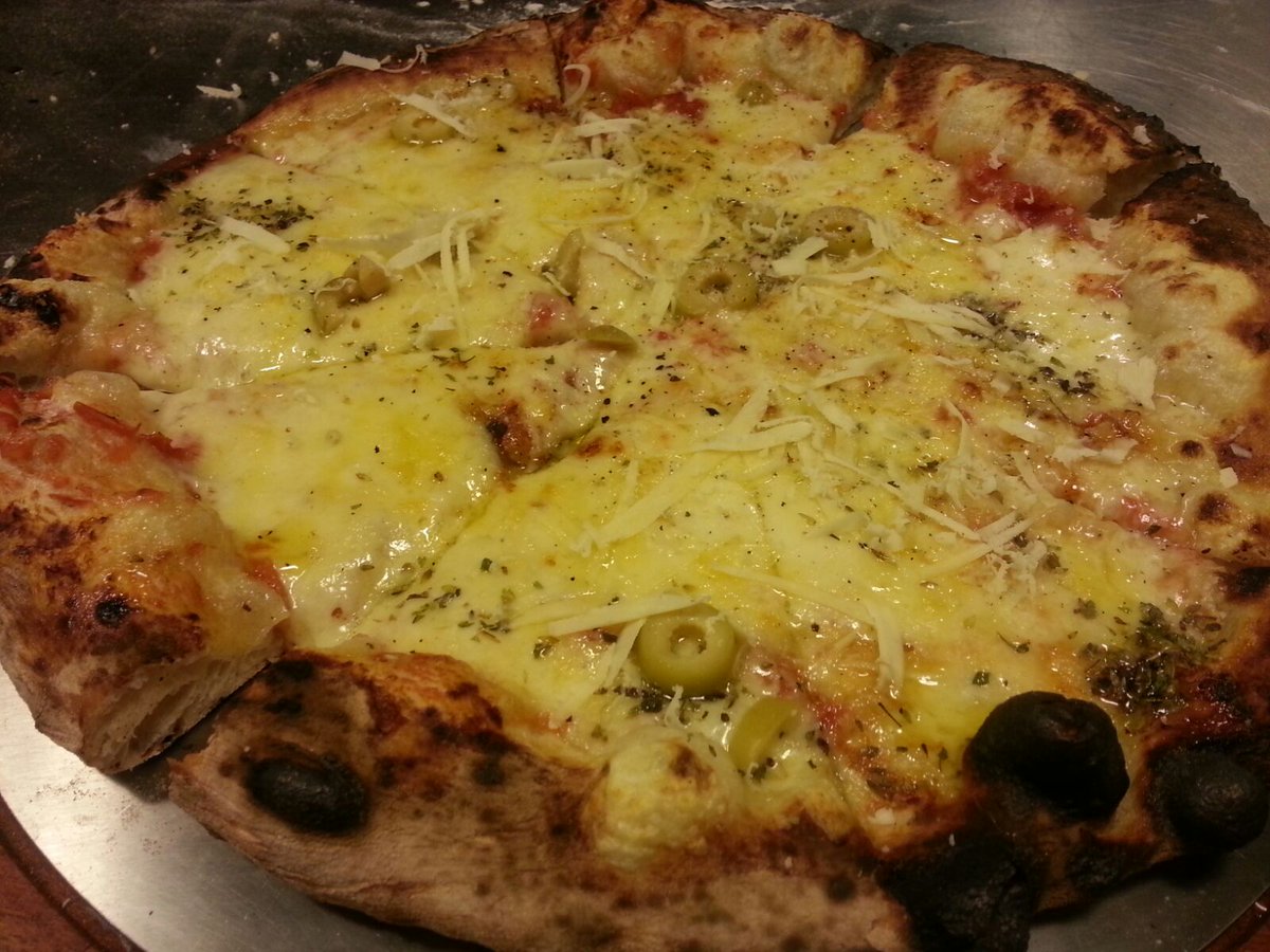 CentralPizzasBA's tweet photo. #Pizza #Mozzarela #WoodFired #Muzzarela #ALaLeña #BuenosAires https://t.co/t3zqGq3xNl