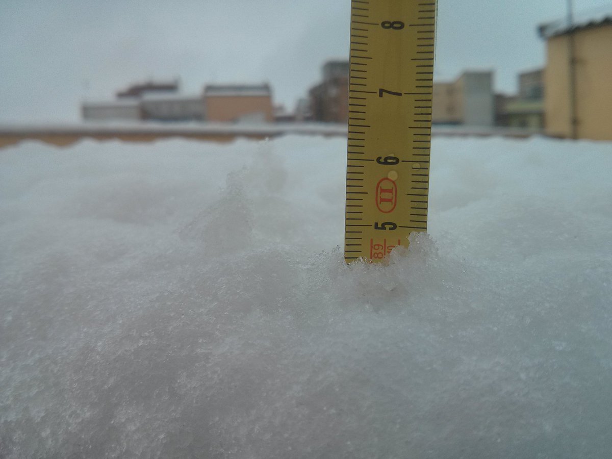 marcsjb's tweet photo. Acaba la #nevada amb quasi 5cm a #almenar @meteoLleida @meteocat @meteorac1 @TomasMolinaB @Emunfm @eloicordomi https://t.co/ZdQjQCAw65