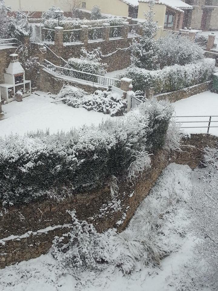 nogueruelas's tweet photo. Por fin ha nevado en #Nogueruelas #Teruel #sienteTeruel vía @Nogueruelasturi https://t.co/ok3mfg3aKh https://t.co/o3V5LTL4cP