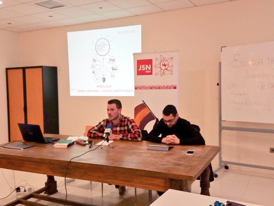 JSN_NGS's tweet photo. Comenzamos las Jornadas de Formación de Invierno en Ribaforada. Abren las jornadas @_sergiosierra_ y @jmribaforada https://t.co/KsgWiH4E6l