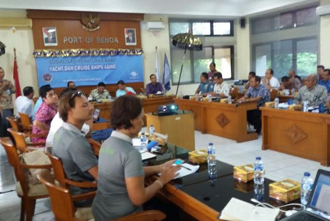 detikcom's tweet image. Sosialisasi di Bali, Makin Banyak yang Paham Peraturan Baru Wisata Bahari de.tk/6KkQ9G via @detiktravel