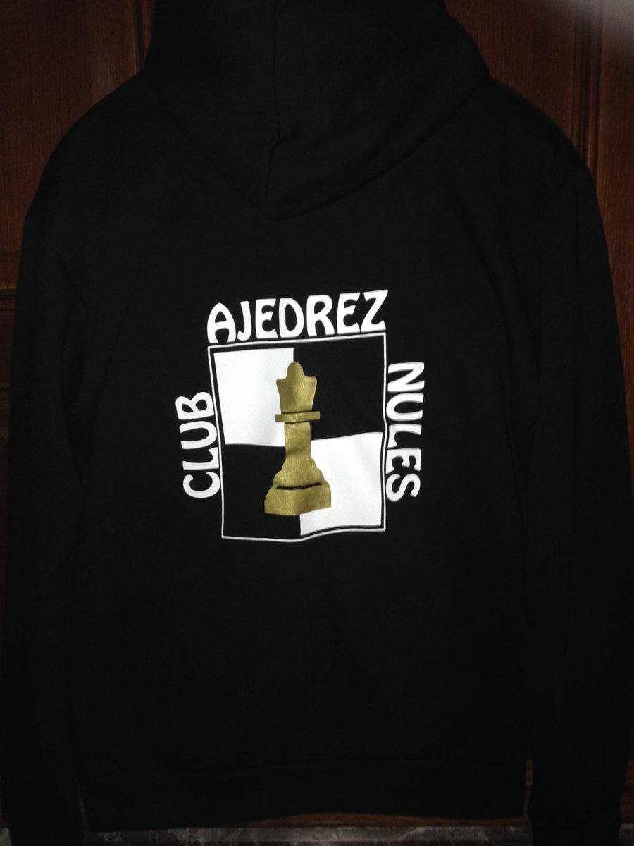 Hoy estrenamos nueva equipación Club Ajedrez Nules